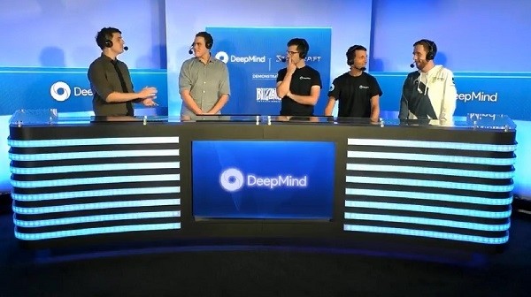 '알파스타' 시연 무대. [출처=딥마인드 유튜브 캡처]